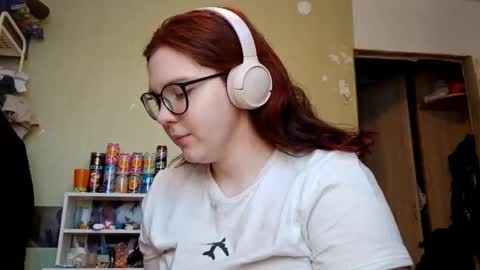 Snapshot of lavonesorge chatting on 02-02-26, 09:19 Adeline online show from 02-02-26, 09:19