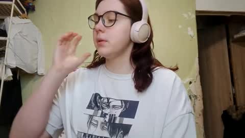 Snapshot of lavonesorge chatting on 02-09-26, 07:45 Adeline online show from 02-09-26, 07:45