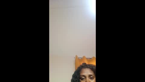 layannek online show from 09-19-25, 12:39