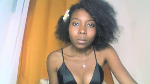 layannek online show from 10-11-25, 08:40