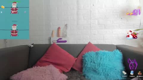 Layla online show from 12-28-24, 01:39