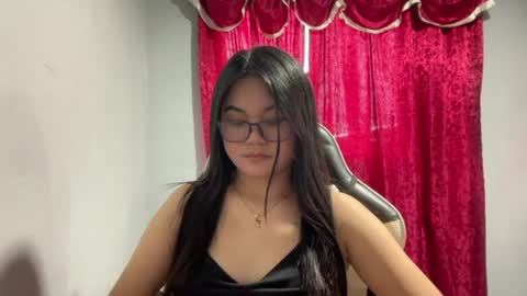 Snapshot of layla_esmeringhoy chatting on 08-02-26, 03:49 LAYLA online show from 08-02-26, 03:49