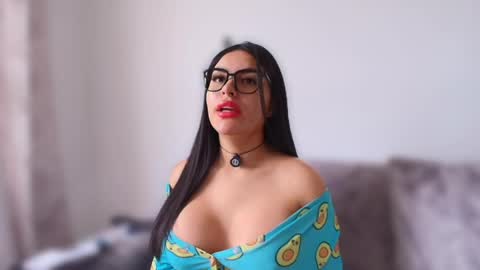 Layla online show from 04-30-26, 04:13