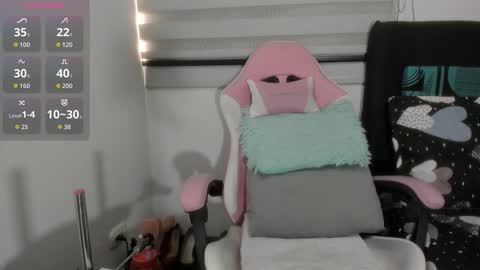 LAYLA online show from 03-06-26, 05:09