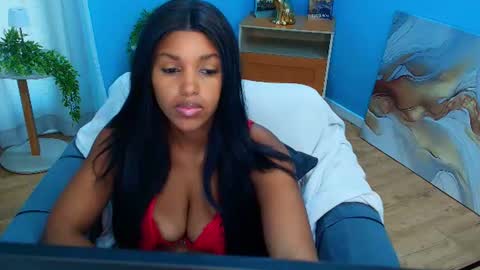 Snapshot of layla_stewartt chatting on 07-29-26, 11:52 Layla online show from 07-29-26, 11:52