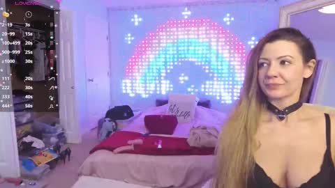 Laylaa Dreams online show from 10-29-25, 02:14