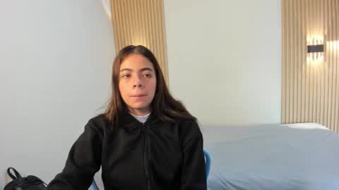 LaylaEmber online show from 01-17-26, 11:48