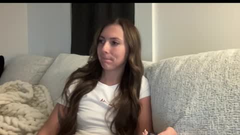 laylahlaylah1 online show from 10-31-25, 05:25