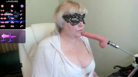 laylalaylamilf online show from 04-13-26, 09:26