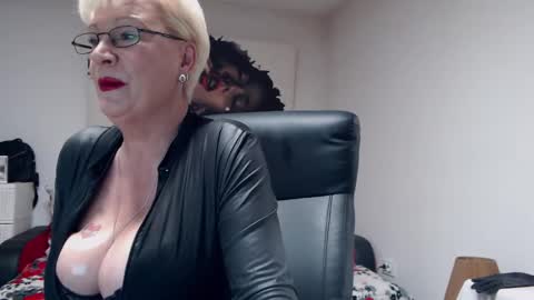 Snapshot of laylamadisonx chatting on 01-25-25, 12:59 Layla online show from 01-25-25, 12:59