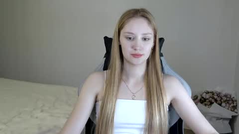 Snapshot of laylapretty001 chatting on 02-19-25, 08:44 LaylaPretty001 online show from 02-19-25, 08:44