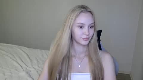 Snapshot of laylapretty001 chatting on 10-16-25, 05:30 LaylaPretty001 online show from 10-16-25, 05:30