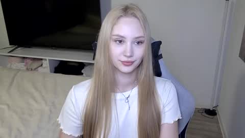 LaylaPretty001 online show from 03-04-26, 05:24