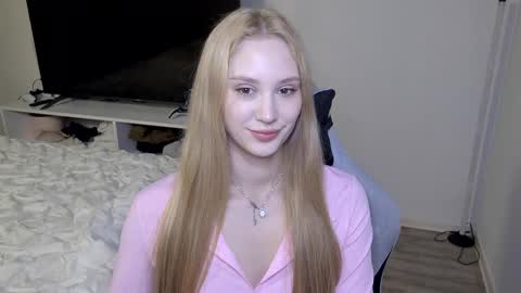 LaylaPretty001 online show from 03-06-26, 05:48