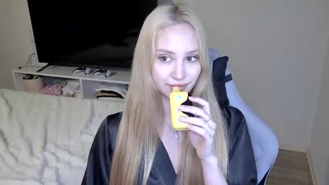Snapshot of laylapretty001 chatting on 06-05-26, 04:52 LaylaPretty001 online show from 06-05-26, 04:52