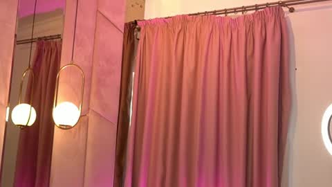 Layla online show from 06-26-26, 06:40