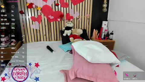 Snapshot of layqueen77 chatting on 02-15-25, 05:41 Layqueen online show from 02-15-25, 05:41