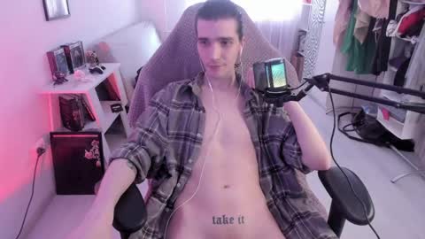 Snapshot of lazy_haze chatting on 04-16-26, 07:31 Haze aka Slava online show from 04-16-26, 07:31