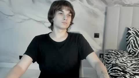 Snapshot of lazydarkknight chatting on 06-11-26, 02:33 Alex online show from 06-11-26, 02:33