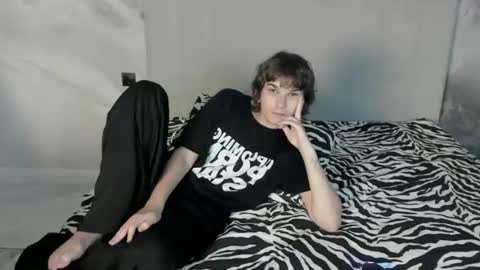 Snapshot of lazydarkknight chatting on 07-17-26, 11:09 Alex online show from 07-17-26, 11:09