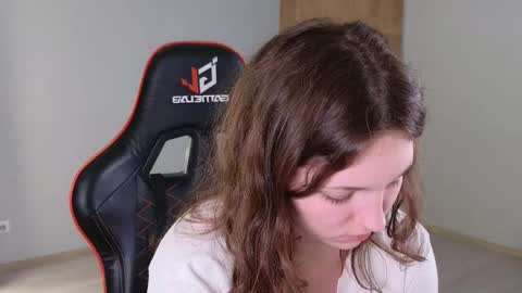 Snapshot of lea_belle_ chatting on 03-15-26, 05:41 Lea online show from 03-15-26, 05:41