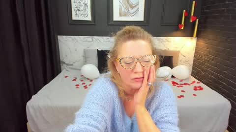 Snapshot of lea_fruit chatting on 02-15-25, 11:39 Lea online show from 02-15-25, 11:39