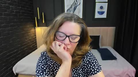 Lea online show from 02-07-26, 06:11