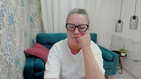 Snapshot of lea_fruit chatting on 05-11-26, 05:24 Lea online show from 05-11-26, 05:24