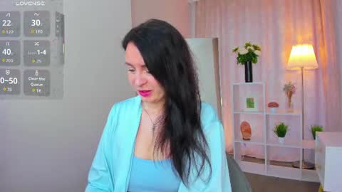 Lea online show from 06-30-26, 01:06