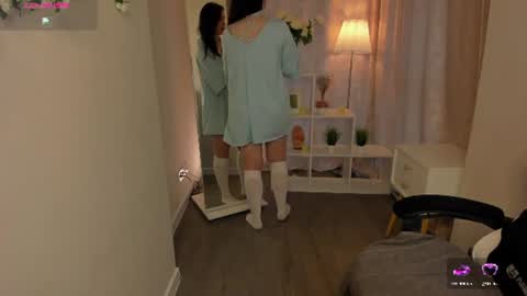 Lea online show from 07-27-26, 01:01