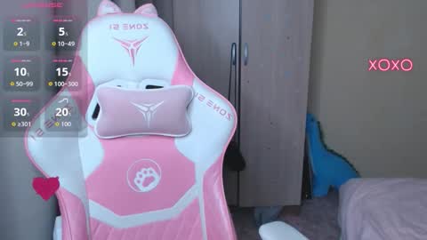 Leah  Gotty online show from 11-26-25, 02:23