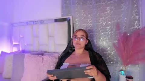 Leah  online show from 07-01-26, 03:41