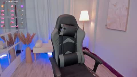 Leah Jones online show from 12-03-25, 06:21