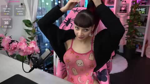 Snapshot of leahobscure chatting on 01-26-25, 07:21 Leah online show from 01-26-25, 07:21