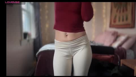 Leah Sparkles online show from 01-19-25, 04:46