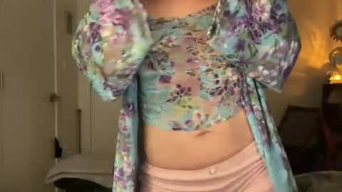 Leah Sparkles online show from 02-17-26, 05:15