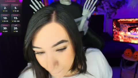 leah online show from 10-29-25, 07:21