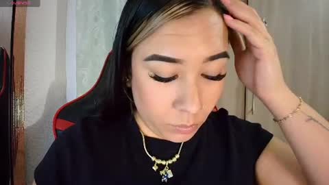 Snapshot of leahtemptation chatting on 06-21-26, 07:22 leah online show from 06-21-26, 07:22