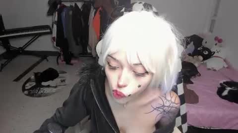 Snapshot of leamelie chatting on 07-09-26, 07:45 Amelia Black OF AMELIABLACK666 I lost all my thumbs up help me to get 80 online show from 07-09-26, 07:45