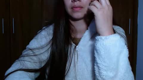 Snapshot of leanaalhub chatting on 03-05-25, 08:10 leanaalhub online show from 03-05-25, 08:10