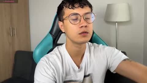 leaneseb online show from 03-08-26, 06:55