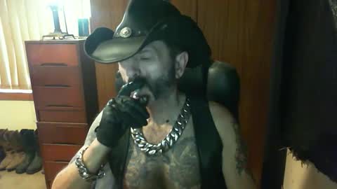 leathergreaser online show from 11-02-25, 08:33