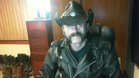 leathergreaser online show from 06-01-26, 06:31