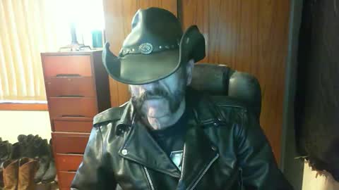 leathergreaser online show from 06-03-26, 09:42