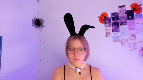 Ellie online show from 12-04-25, 04:22