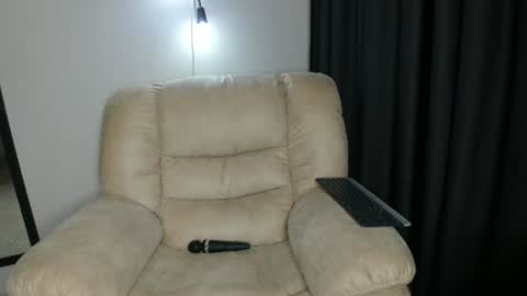 Snapshot of lecherous_wife chatting on 07-11-26, 07:05 Anna online show from 07-11-26, 07:05