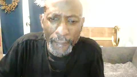 Ebony DeafGuy online show from 06-20-26, 08:06