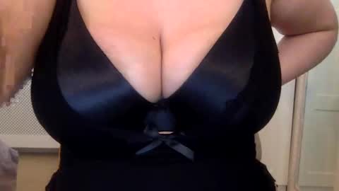 Snapshot of leelamae chatting on 01-22-25, 03:07 Leela Mae online show from 01-22-25, 03:07
