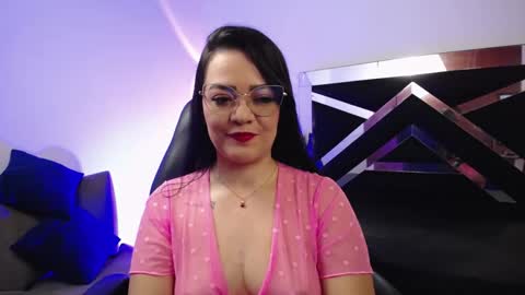 Leelu online show from 10-18-25, 04:15