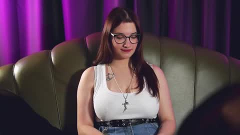 Mia online show from 12-11-24, 04:49